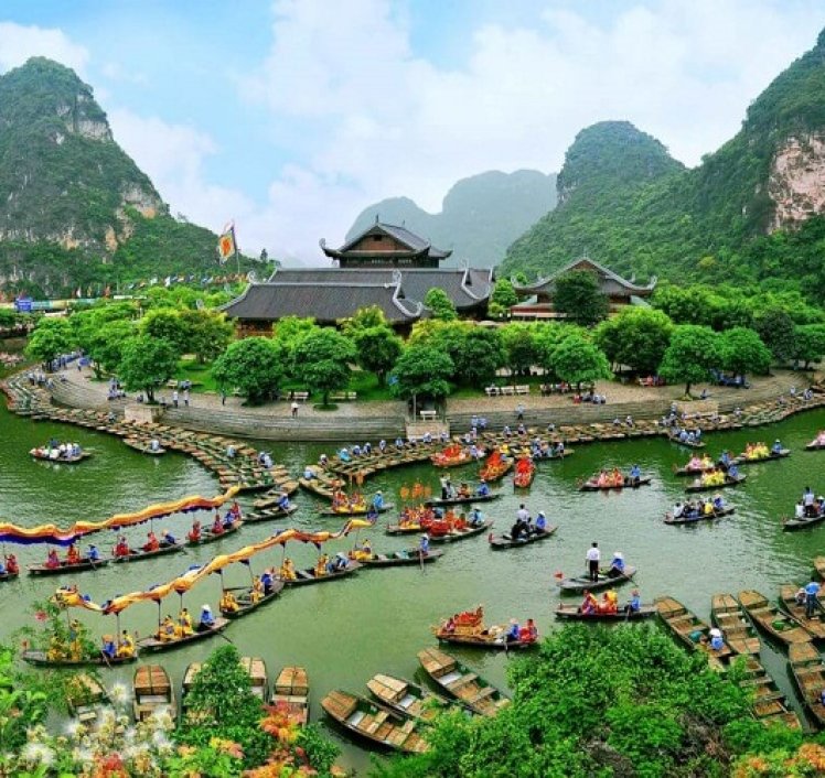 Sacred Perfume Pagoda